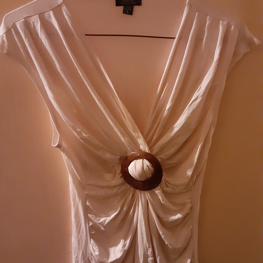 Ladies sleeveless plunge blouse.
